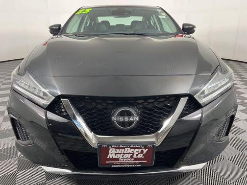 Super Black 2023 Nissan Maxima SL