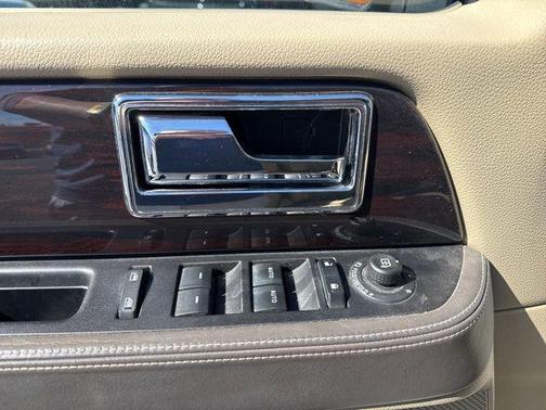 White Platinum Metallic Tri-Coat 2017 Lincoln Navigator Reserve