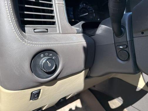 White Platinum Metallic Tri-Coat 2017 Lincoln Navigator Reserve