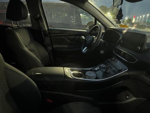 2022 Hyundai SANTA FE SE