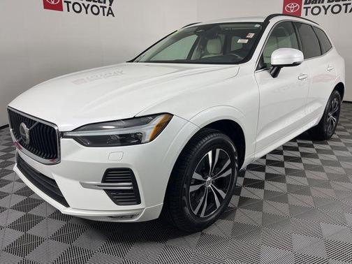 Crystal White Metallic 2023 Volvo XC60 B5 Core