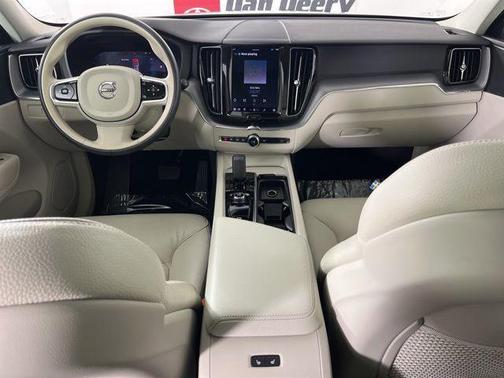 Crystal White Metallic 2023 Volvo XC60 B5 Core