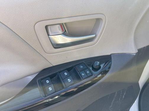 2017 Toyota Sienna XLE Premium