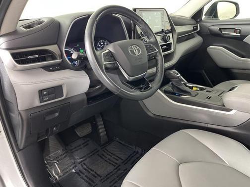 2021 Toyota Highlander Hybrid XLE