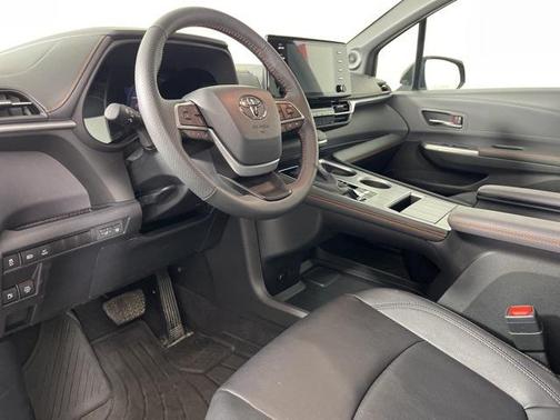 2024 Toyota Sienna XSE 7 Passenger