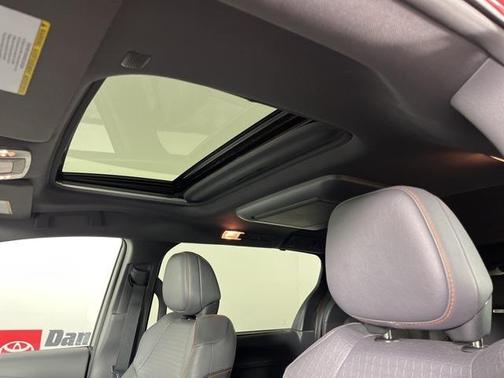 2024 Toyota Sienna XSE 7 Passenger