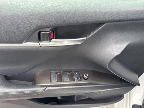 Wind Chill Pearl/Midnight Black Metallic 2021 Toyota Camry XSE