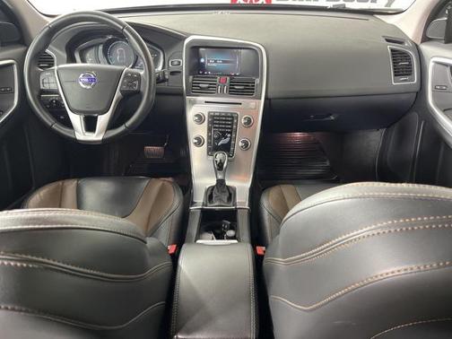 2017 Volvo XC60 T5 Dynamic