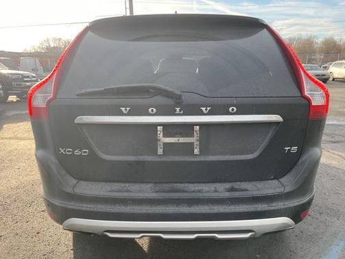 2017 Volvo XC60 T5 Dynamic