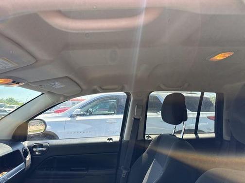 Granite Crystal Metallic Clearcoat 2016 Jeep Compass Sport