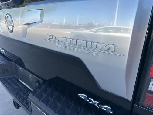 2024 Nissan Titan Platinum Reserve