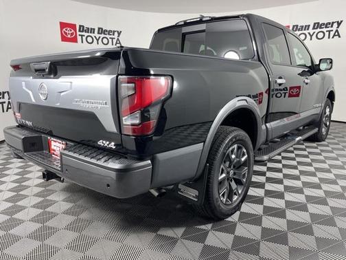 2024 Nissan Titan Platinum Reserve