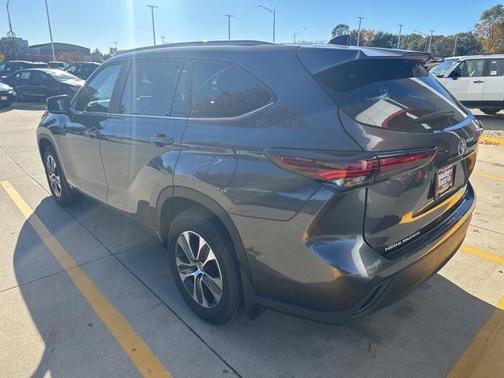 2024 Toyota Highlander XLE