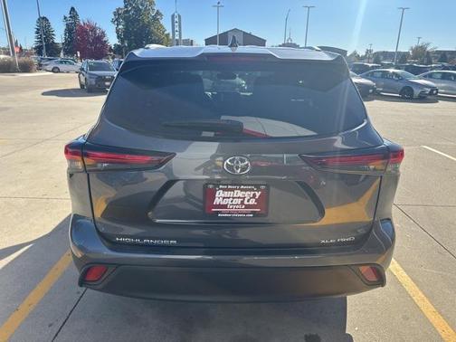 2024 Toyota Highlander XLE