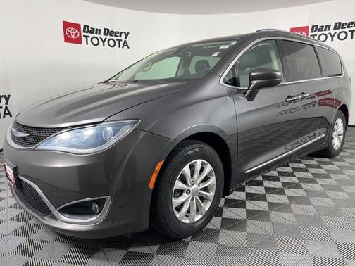 2018 Chrysler Pacifica Touring-L