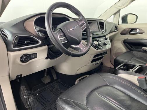 2018 Chrysler Pacifica Touring-L