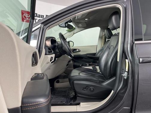 2018 Chrysler Pacifica Touring-L