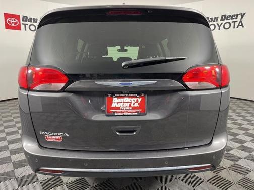 2018 Chrysler Pacifica Touring-L