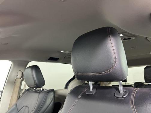 2018 Chrysler Pacifica Touring-L