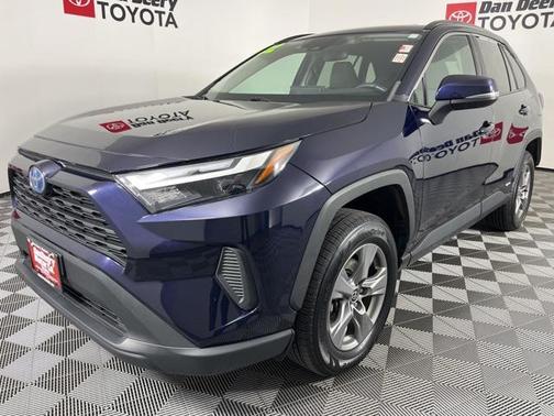 2022 Toyota RAV4 Hybrid XLE