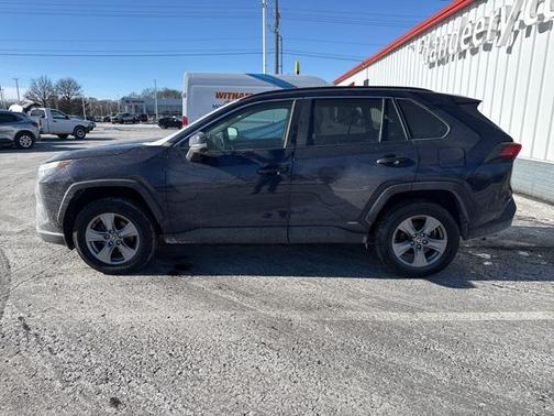 2022 Toyota RAV4 Hybrid XLE