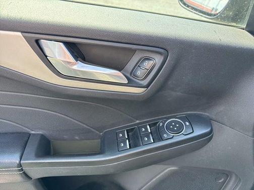 Gray Metallic 2022 Ford Escape SEL