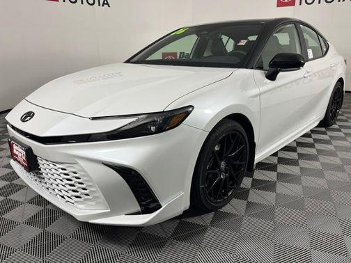 Wind Chill Pearl with Midnight Black Metallic roof 2026 Toyota Camry XSE