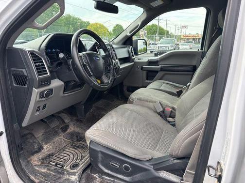 Oxford White 2017 Ford F-150 XLT