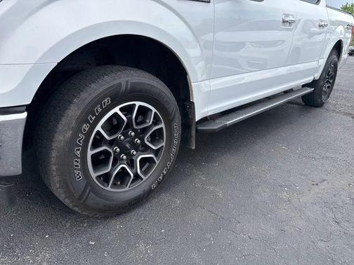 Oxford White 2017 Ford F-150 XLT