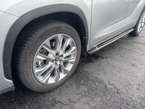 Celestial Silver Metallic 2020 Toyota Highlander Limited