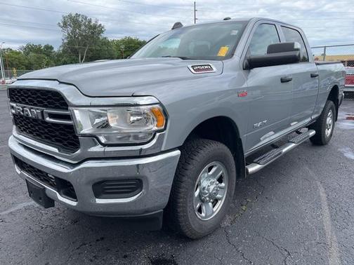 2021 RAM 2500 Tradesman Crew Cab 4x4 6'4' Box