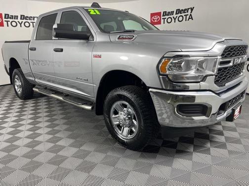 2021 RAM 2500 Tradesman Crew Cab 4x4 6'4' Box