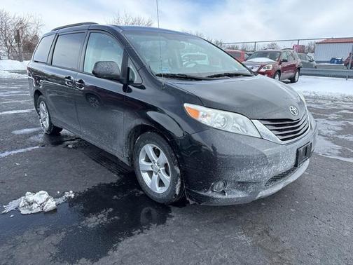 2013 Toyota Sienna LE
