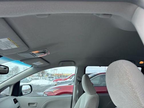 2013 Toyota Sienna LE