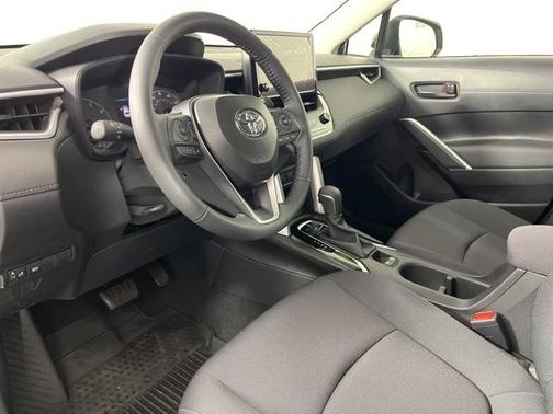 2025 Toyota Corolla Cross LE