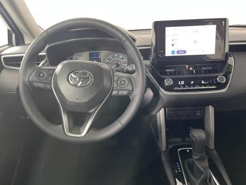 2025 Toyota Corolla Cross LE