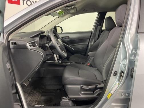 2025 Toyota Corolla Cross LE