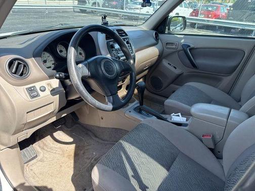 Natural White 2002 Toyota RAV4 Base