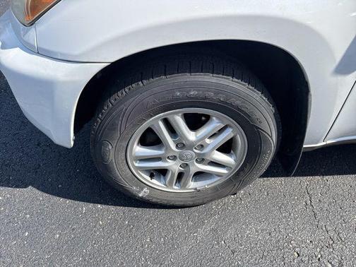 Natural White 2002 Toyota RAV4 Base