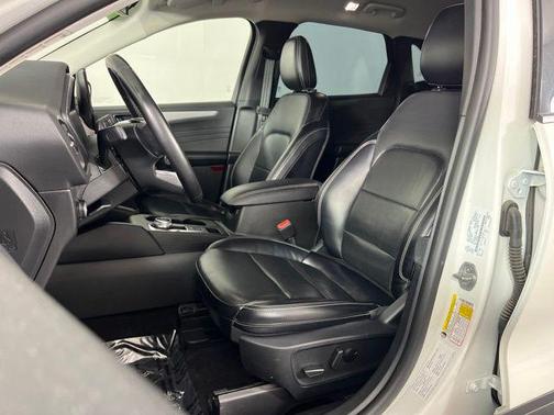 Star White Metallic Tri-Coat 2024 Ford Escape Platinum