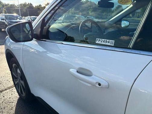 Star White Metallic Tri-Coat 2024 Ford Escape Platinum
