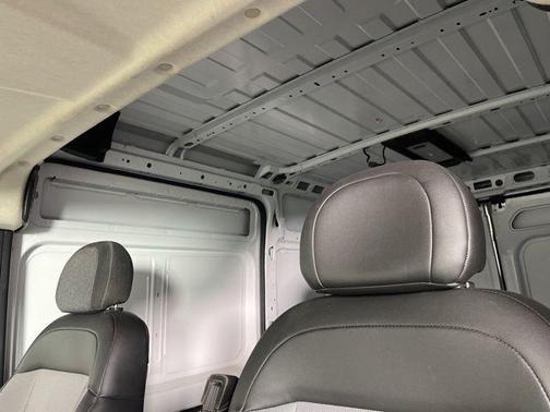 Bright White Clearcoat 2024 RAM ProMaster 2500 Tradesman