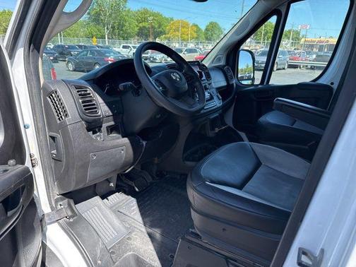 Bright White Clearcoat 2024 RAM ProMaster 2500 Tradesman