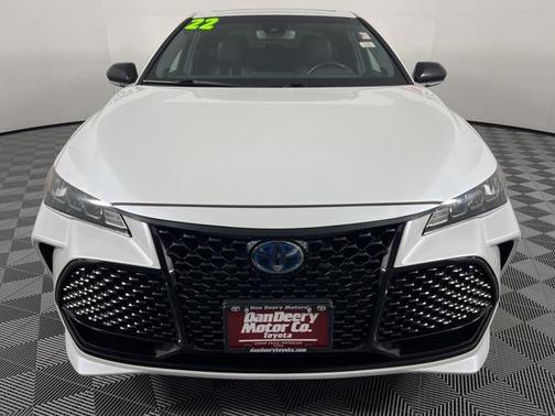 2022 Toyota Avalon Hybrid XSE