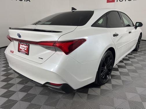 2022 Toyota Avalon Hybrid XSE