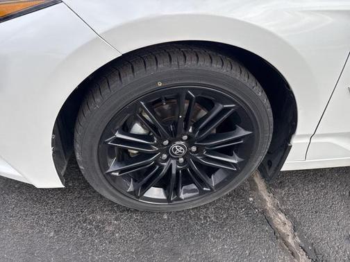 2022 Toyota Avalon Hybrid XSE