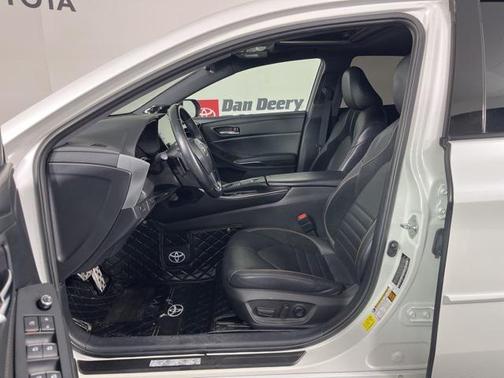 2022 Toyota Avalon Hybrid XSE