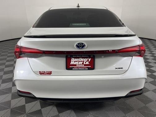 2022 Toyota Avalon Hybrid XSE