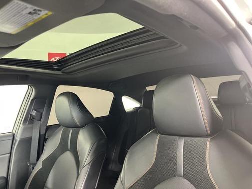 2022 Toyota Avalon Hybrid XSE