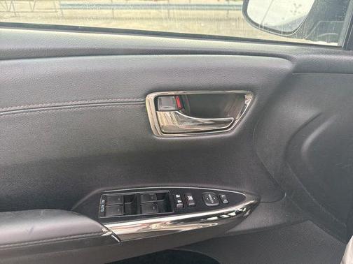 2017 Toyota Avalon XLE